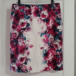 White House Black Market Pencil skirt